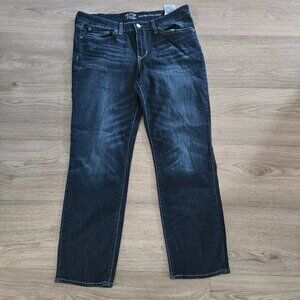 Signature Levis Size 10